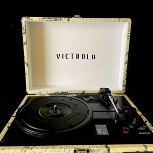Record Player. Vinyl Player. Charger. Map print. Instructions. New needle cover.